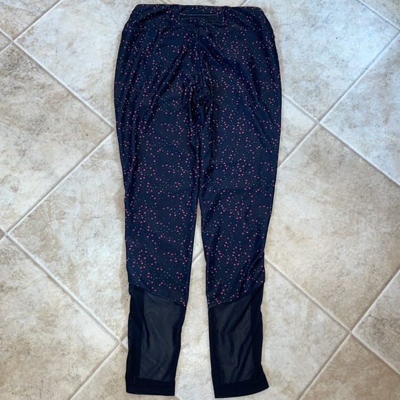2(X)ist lot of 2 leggings.  Size Medium. - Picture 6 of 8